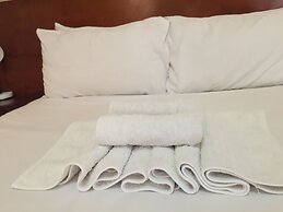 Island Avenue Guest House