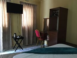 Island Avenue Guest House