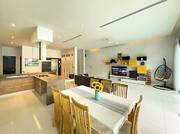 Fantastic SeaView 4BR Private Pool Villa