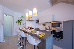 Como Lake Modern apartment Ulivi