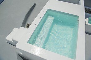 Aqua Serenity Luxury Suites - Adults Only