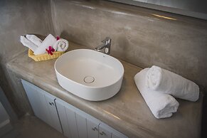 Aqua Serenity Luxury Suites - Adults Only