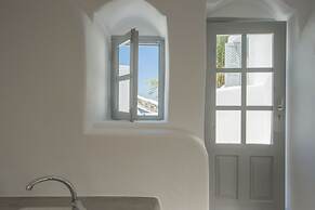 Aqua Serenity Luxury Suites - Adults Only