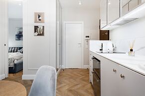Mennica Residence Apartments by Renters