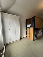 Leevin Hostel George