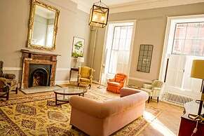 Leevin Hostel George