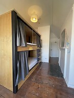 Leevin Hostel George