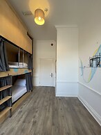 Leevin Hostel George