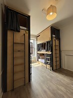 Leevin Hostel George