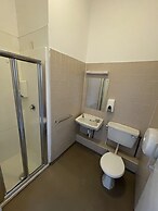 Leevin Hostel George