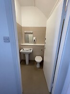 Leevin Hostel George