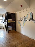 Leevin Hostel George