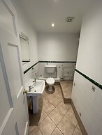 Leevin Hostel George