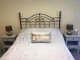 Charming 1-bedroom Apartment Near South Downs