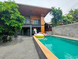 Lan House Pool Villa