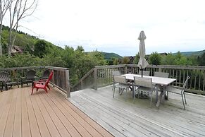 Northwood Views 4 Bedroom Chalet by Redawning