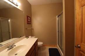 Northwood Views 4 Bedroom Chalet by Redawning