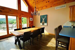 Northwood Views 4 Bedroom Chalet by Redawning