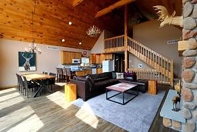 Northwood Views 4 Bedroom Chalet by Redawning