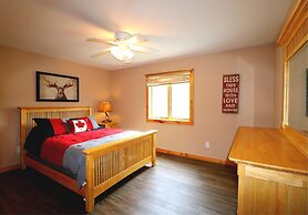 Northwood Views 4 Bedroom Chalet by Redawning