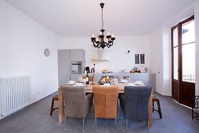 Rustico Logo Bellavista