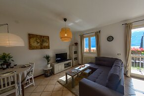 Pianello Charming Lake View