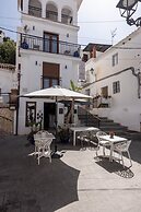 Olive & Ivy Guest House