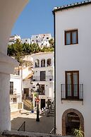 Olive & Ivy Guest House