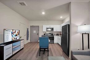 WaterWalk Extended Stay by Wyndham Charlotte - Arrowood