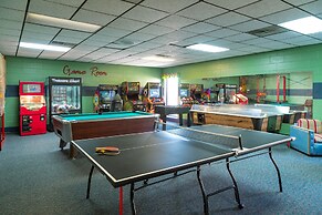 Crown Resorts at Lake Tansi West