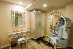 Maison Boutique Theme Hotel