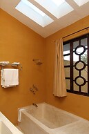 Merida Downtown Casa Colonial Suite