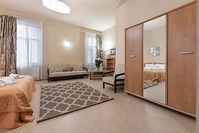 Room in Guest Room - Valensija - Family Room 2 Adults - 2 Children