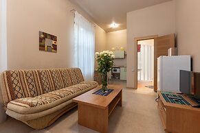 Room in Guest Room - Valensija - Family Room 2 Adults - 2 Children