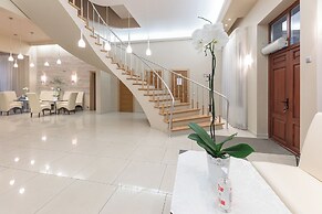 Room in Guest Room - Valensija - Family Room 2 Adults - 2 Children