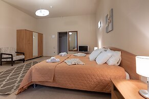 Room in Guest Room - Valensija - Family Room 2 Adults - 2 Children