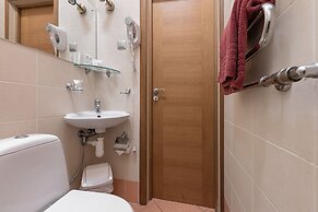 Room in Guest Room - Valensija - Family Room 2 Adults - 2 Children