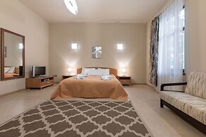 Room in Guest Room - Valensija - Family Room 2 Adults - 2 Children