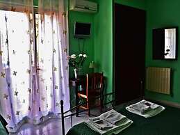 Yellow Room - B b S Elia