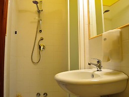 Yellow Room - B b S Elia