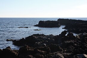 Adriana Holiday House , Free Parking, Wi Fi, Near Sea, Private Kitchen