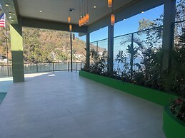 Fully Staffed, Beach Frontage Luxury Villa