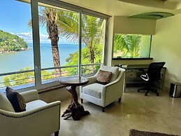 Fully Staffed, Beach Frontage Luxury Villa