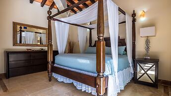 Fully Staffed, Beach Frontage Luxury Villa