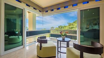 Fully Staffed, Beach Frontage Luxury Villa