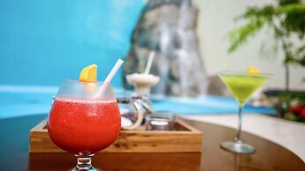 Fully Staffed, Beach Frontage Luxury Villa