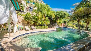 Fully Staffed, Beach Frontage Luxury Villa