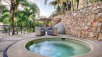 Fully Staffed, Beach Frontage Luxury Villa