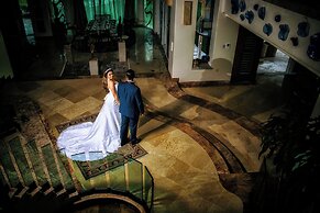 Fully Staffed, Beach Frontage Luxury Villa