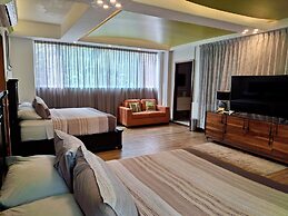 Fully Staffed, Beach Frontage Luxury Villa